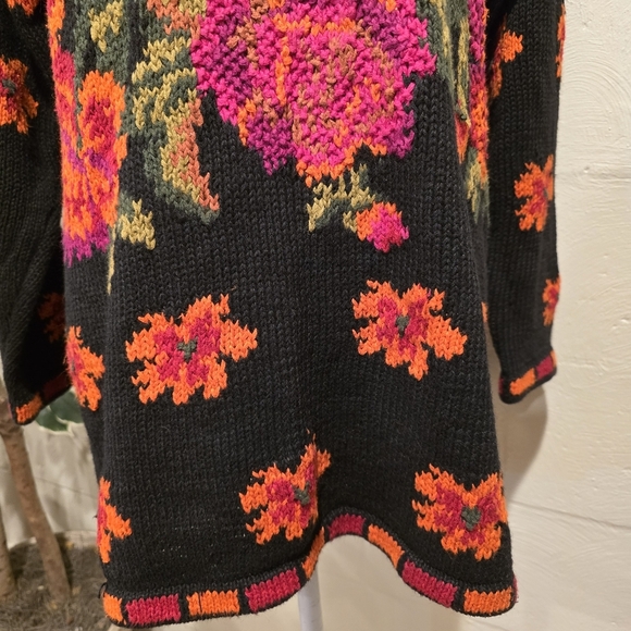 Vintage International Express Sweater, Tunic, Dress Oversized Knit  Roses Size S - Picture 4 of 11